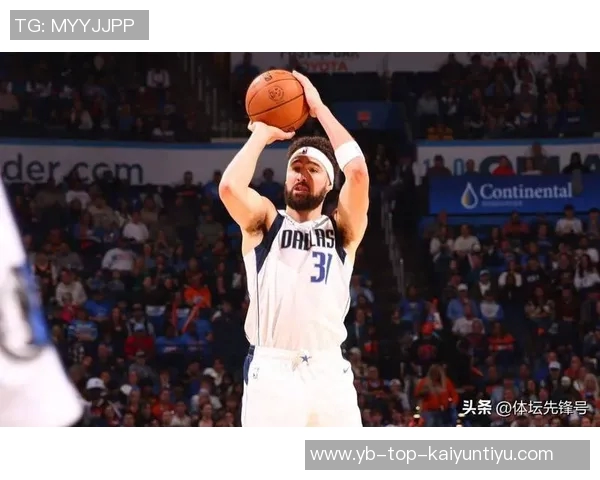 克莱汤普森状态回暖四冠分卫再现神勇下半场三分雨连中六记 克莱汤普森状态回暖四冠分卫再现神勇下半场三分雨连中六记